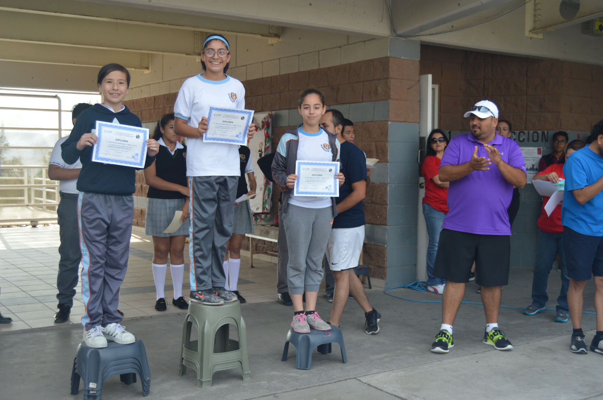 Alumnas ganadoras de Primer Grado.